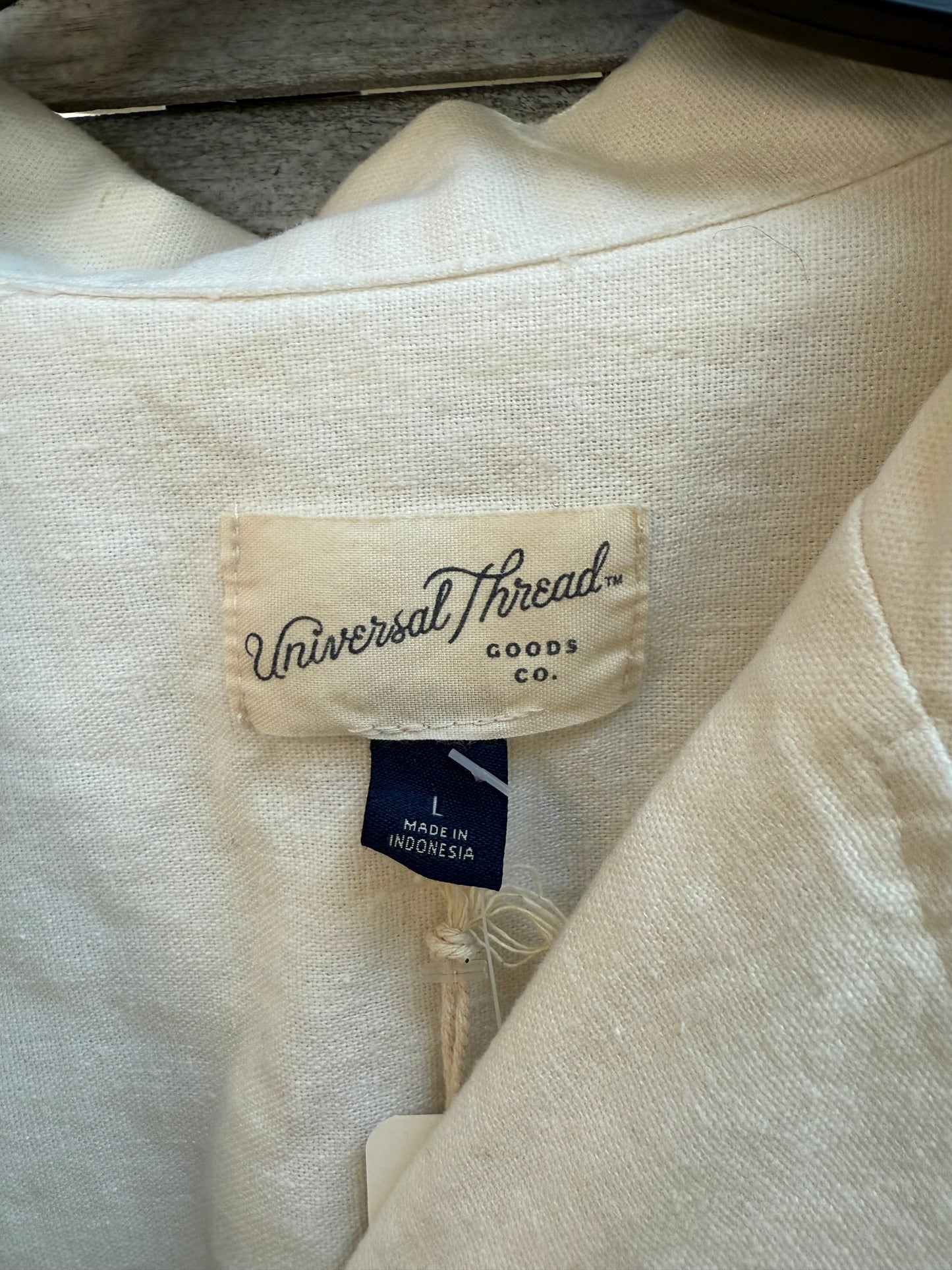 Universal Threads Linen Blend Top Large NWT!