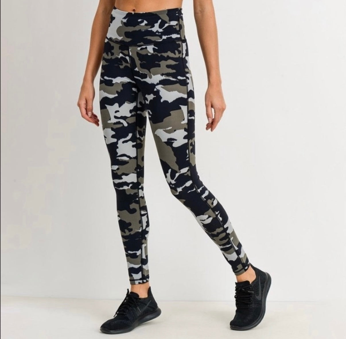Mono B Camo Leggings Small New!