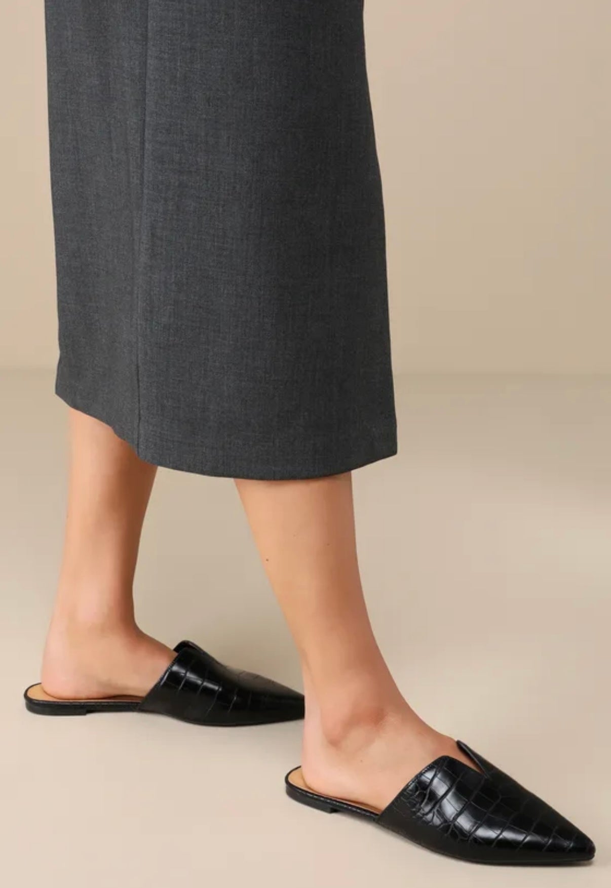 Lulus Black Crocodile Embossed Slide