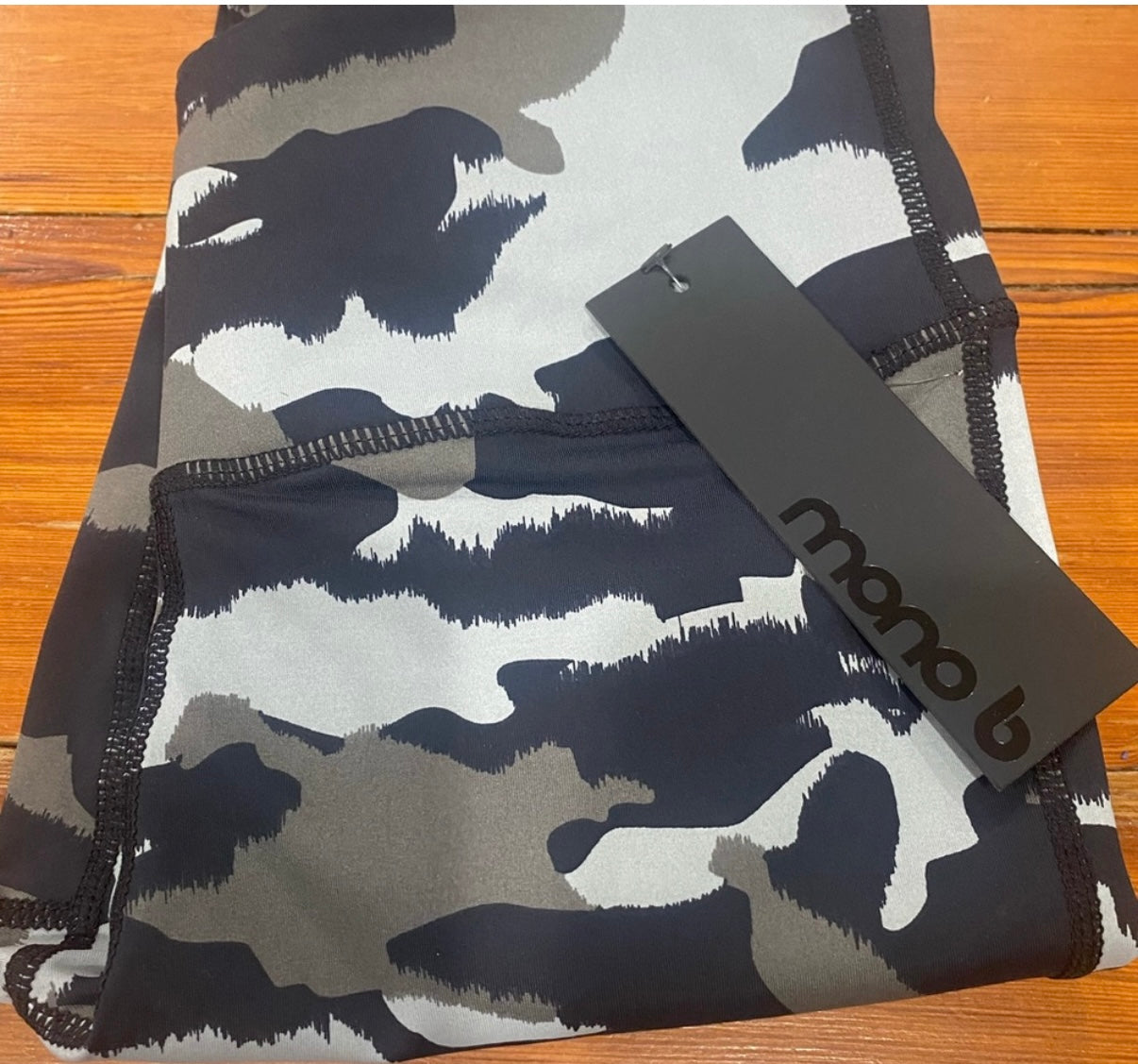 Mono B Camo Leggings Small New!