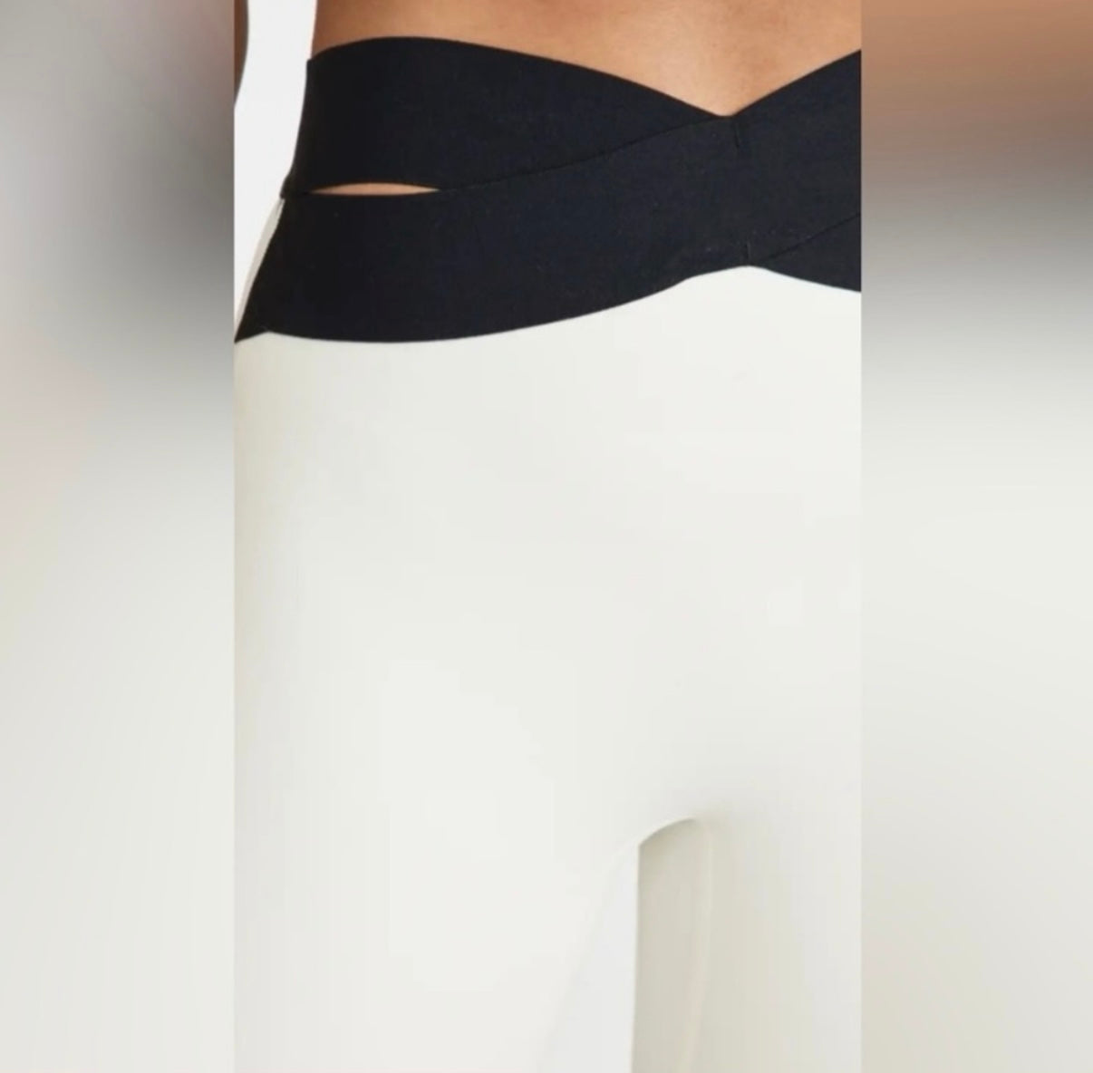 Le Ore Bandier Revolve Off White Black Contrast Cross Over Legging Small