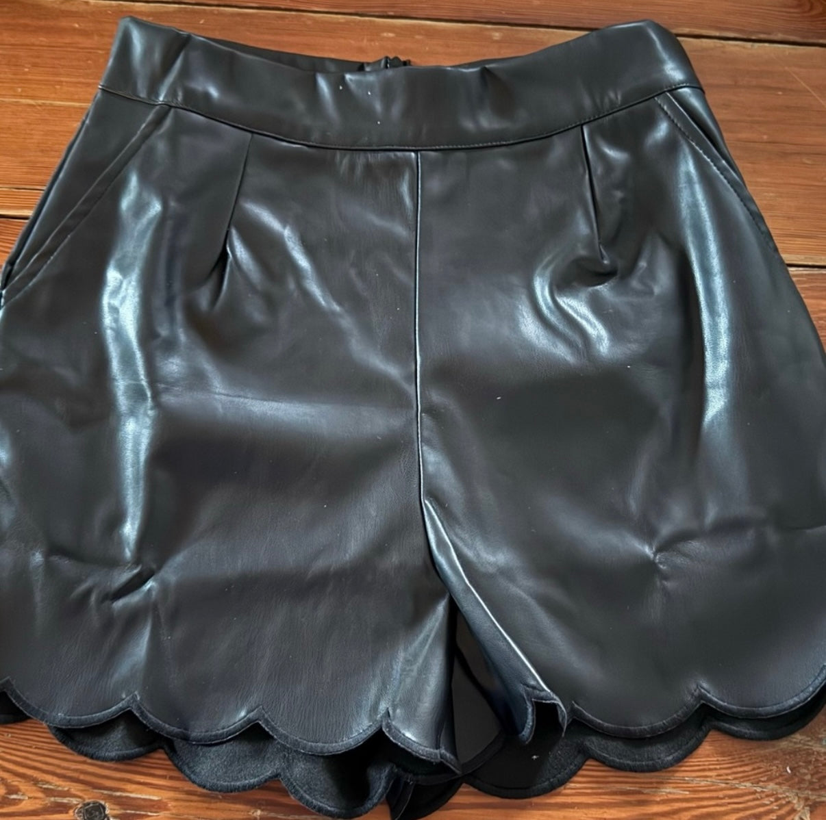 Umgee Vegan Faux Leather Shorts Size Small