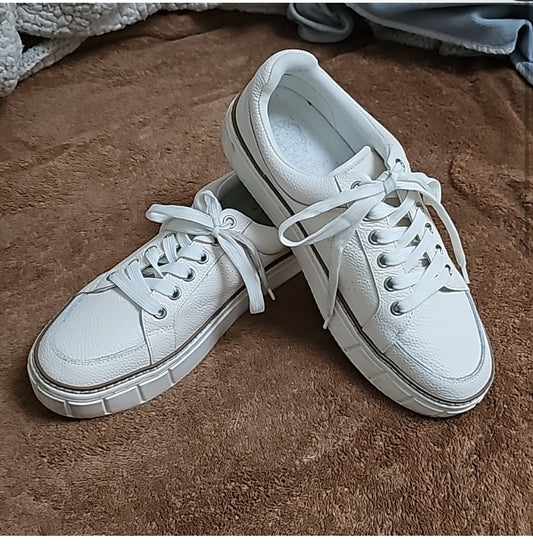 Vince Camuto Sneakers - Women’s Size 9