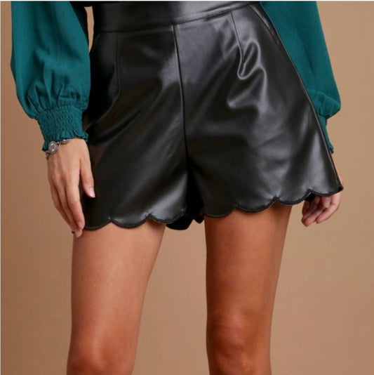 Umgee Vegan Faux Leather Shorts Size Small